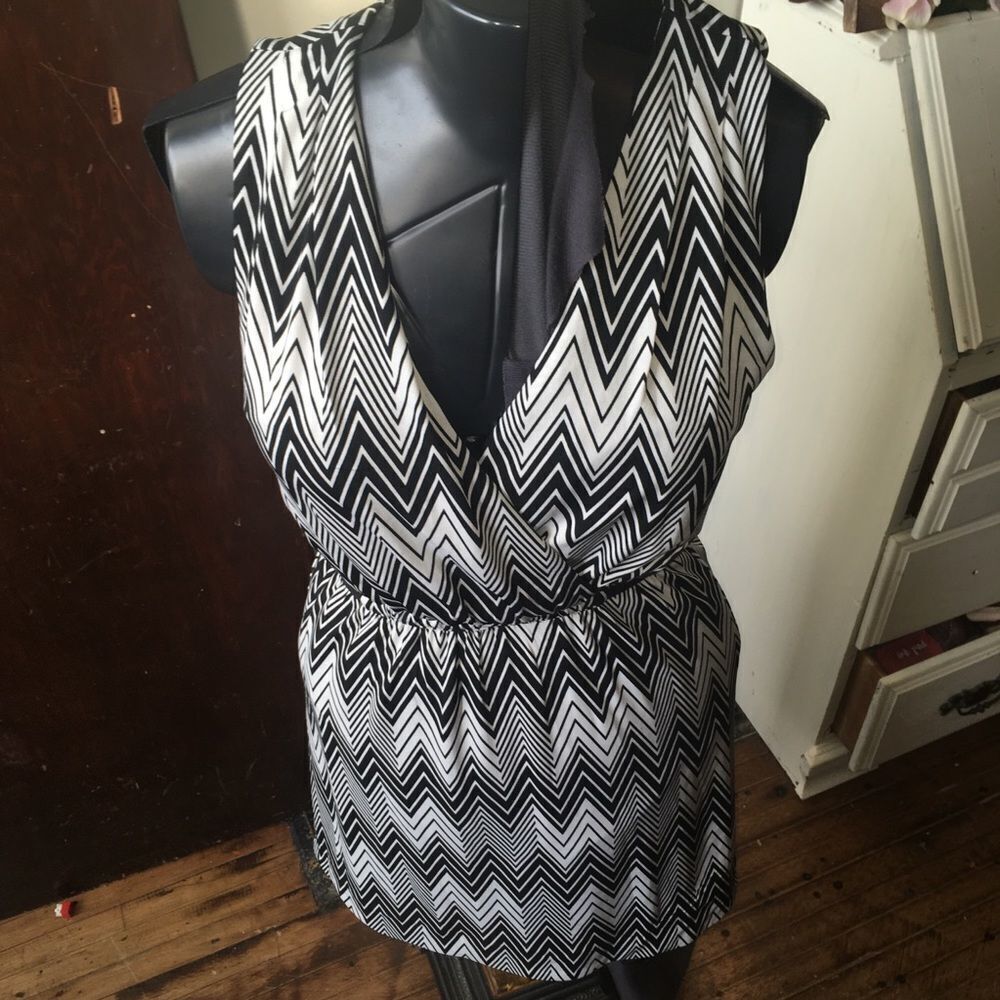 Stitchfix 41Hawthorn black & white chevron knit crossover dress